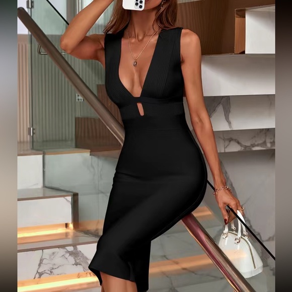 Luxe plunging V neck bodycon dress - Picture 8 of 15